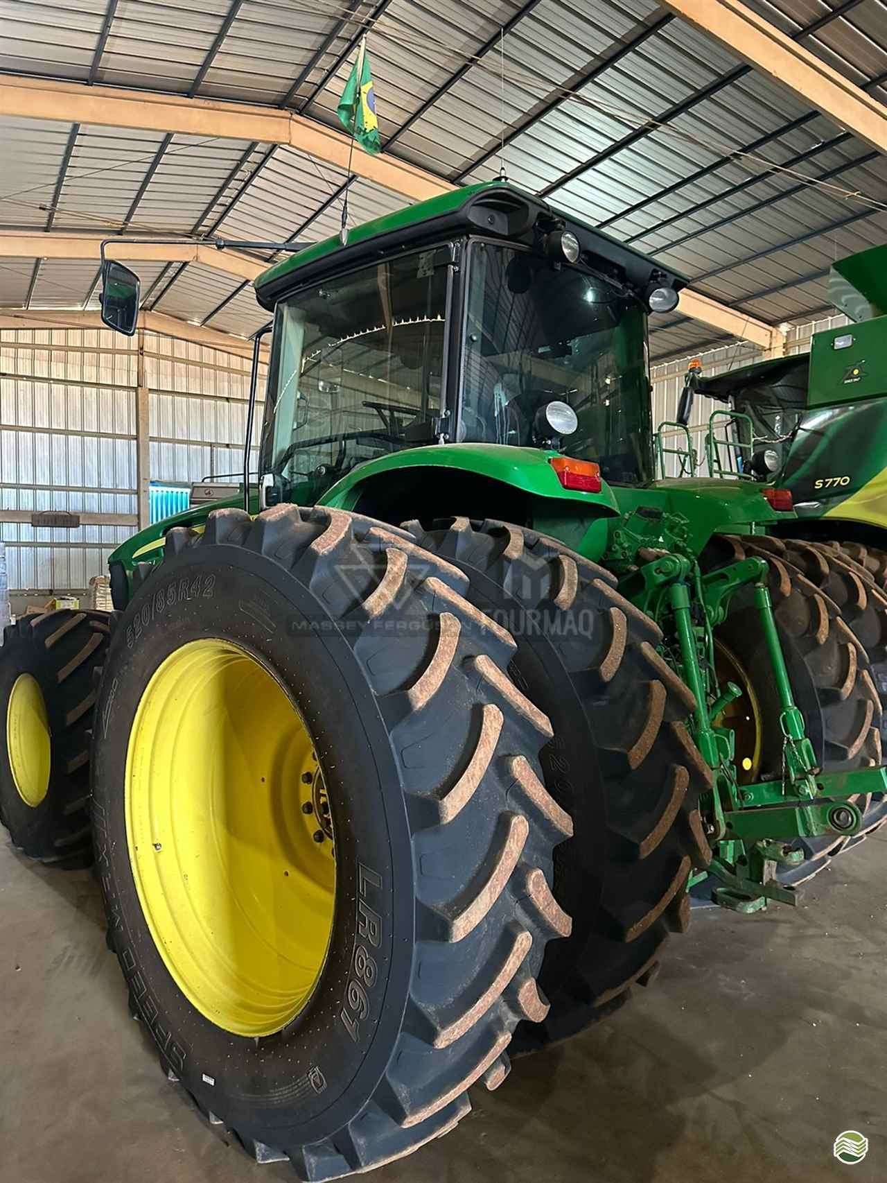 TRATOR JOHN DEERE JOHN DEERE 7230J Tração 4x4 Fourmaq - Massey Ferguson PALMAS TOCANTINS TO